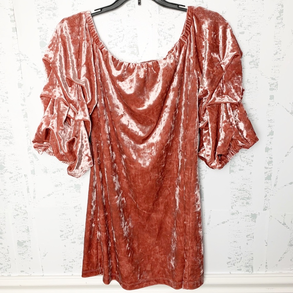Forever 21 Velvet Off the Shoulder Top - Picture 1 of 6